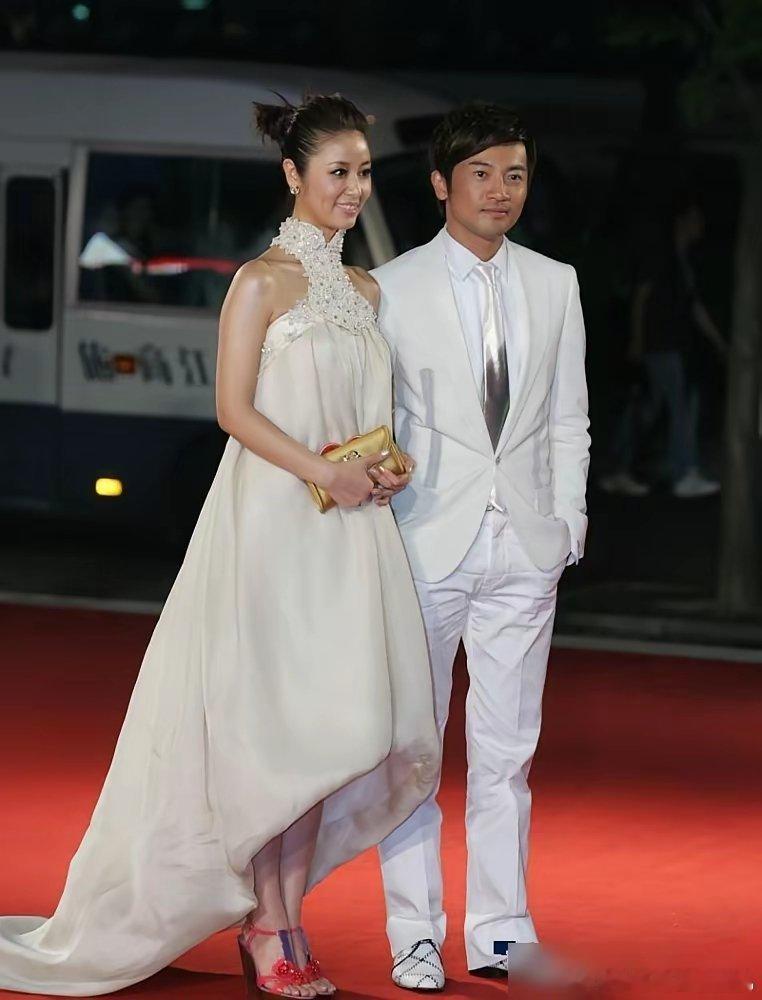 终于能明白当年苏有朋和林心如为何做不了恋人只能做朋友。苏有朋2025年10月办音