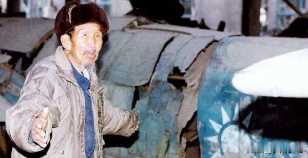一诺守半生！老兵孤身坚守任务46年，七旬高龄千里归队复命1996年，沈阳军