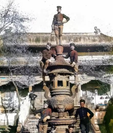 列强之所以不全面占领清朝，而选择割地赔款，是因为满清这个腐朽的少数民族统治阶级，