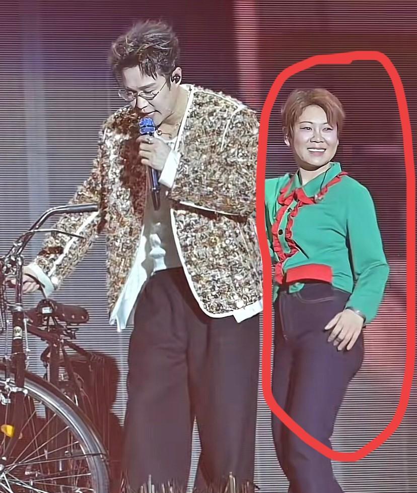 小沈阳啊，别怪我说话难听！你请老婆当嘉宾，我能忍！你请女儿当嘉宾，我也能忍！让