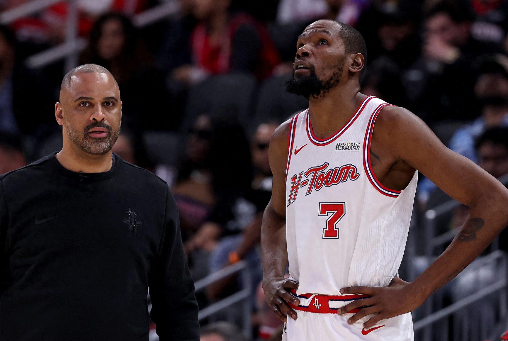 马刺下赛季有没有筹码把杜兰特换过来？这样也填补了马刺这两年没有超巨的真空期，