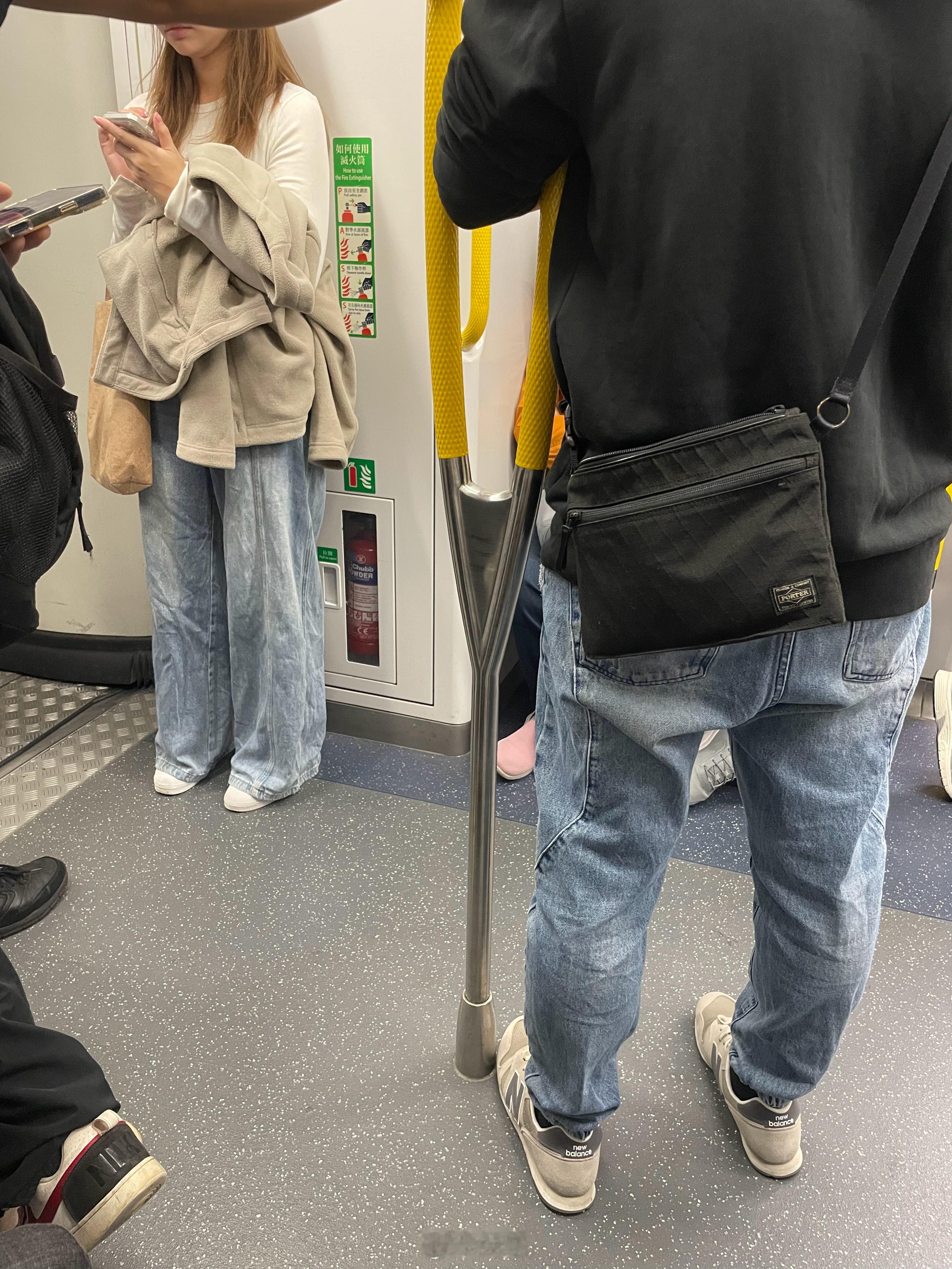 消费升级，香港地铁随处可见最新款iPhone！