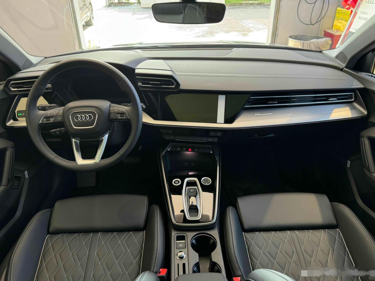 没想到啊，奥迪A3居然已经降价到10万元了？据说是直接降了六七万元，这价格已经跟