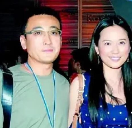 许戈辉坦言：“我结婚这么多年，直到去年，我先生的秘书主动提议，给我也办一张信用卡