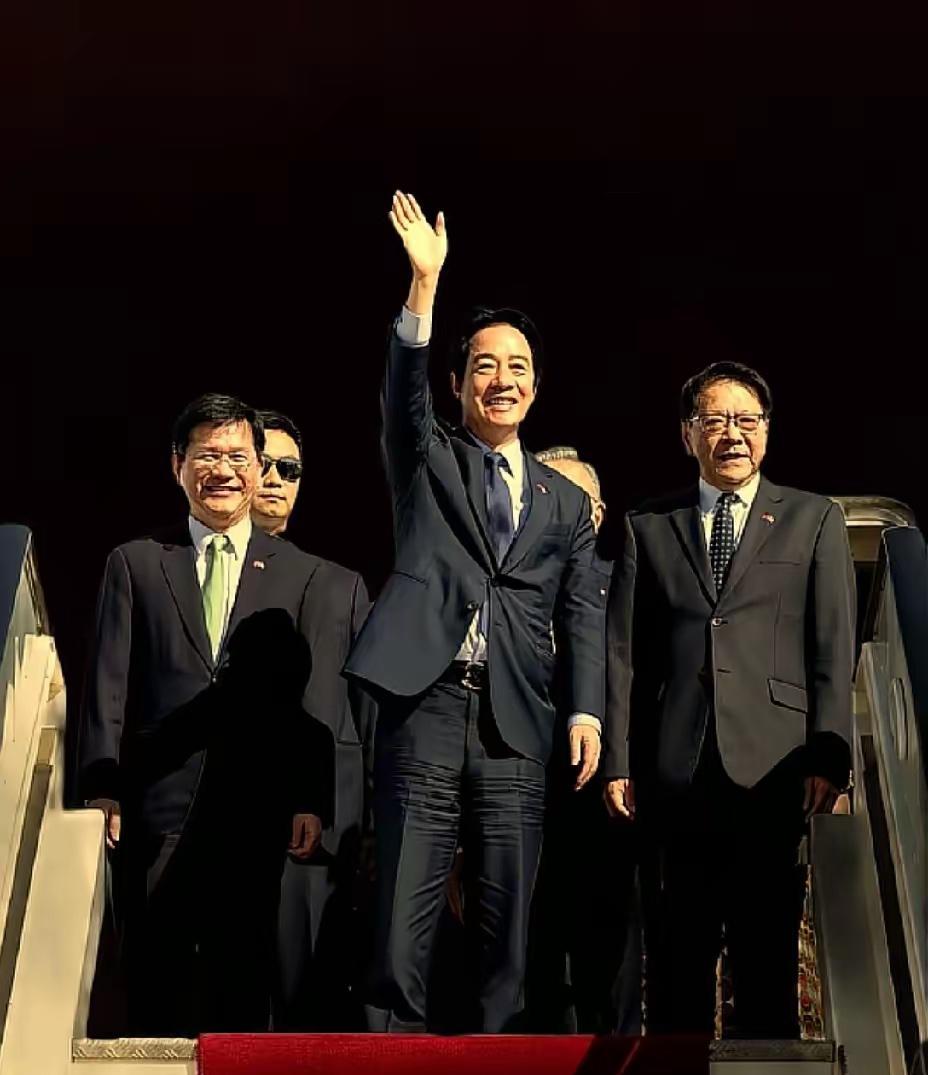 台湾这两天，老百姓都慌神了。大家现在都看到了吧。台面上的那些人天天喊着要硬刚