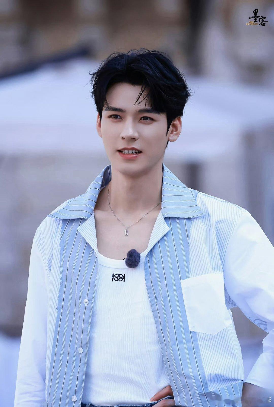 颜值被低估的男明星top5颜值被低估的男明星top5里必须有龚俊啊，我们俊俊五官