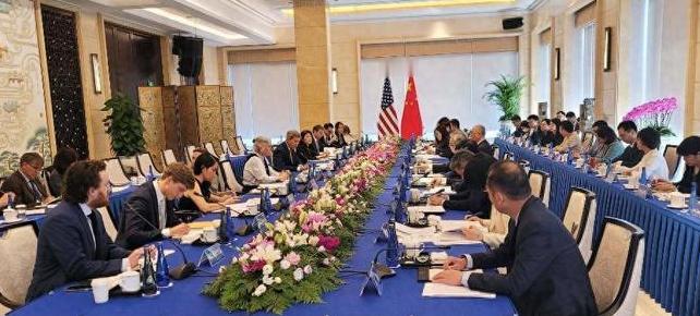不得不承认，美国这个能力甩中国8条街。特朗普和中国的几次交手，差点把自信心都打没