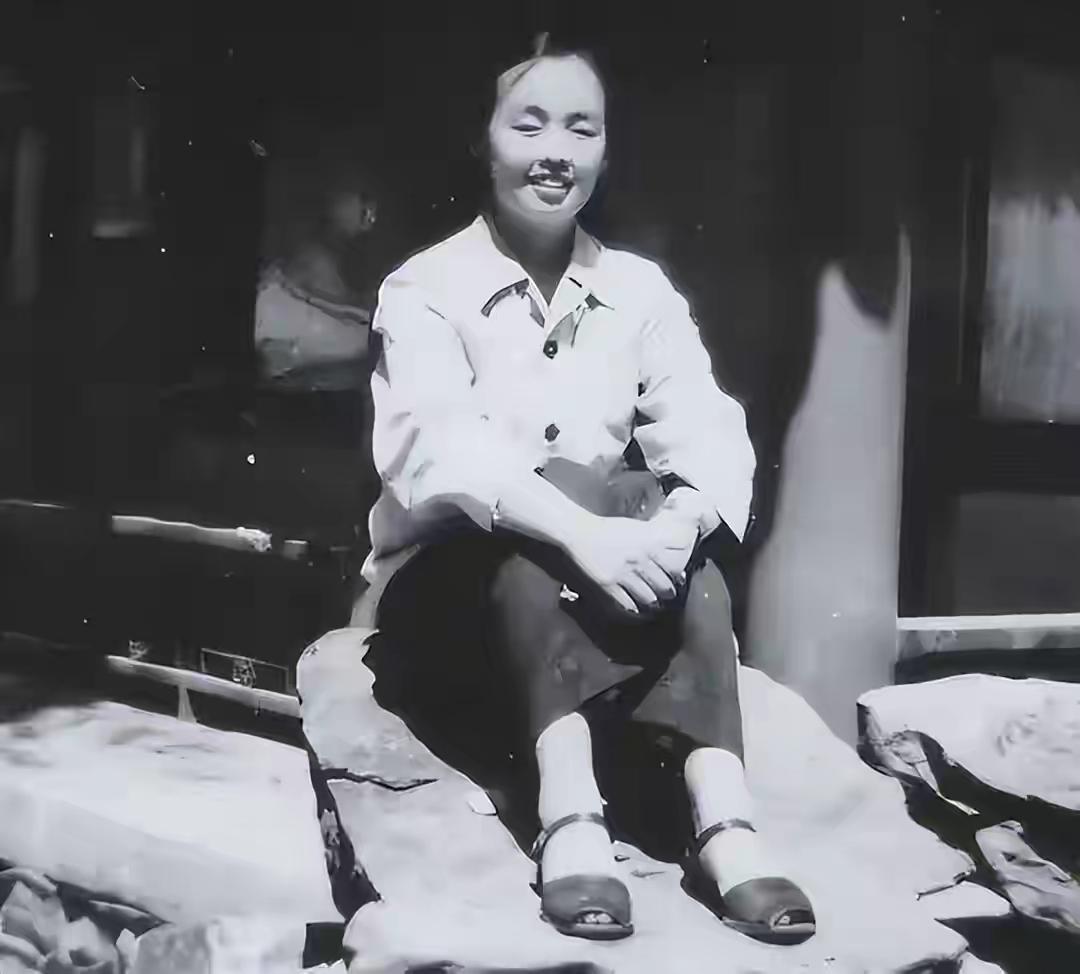 这位北京老人一生清贫，得知她父亲是谁，全网肃然起敬！谁能想到，北京三里河的一