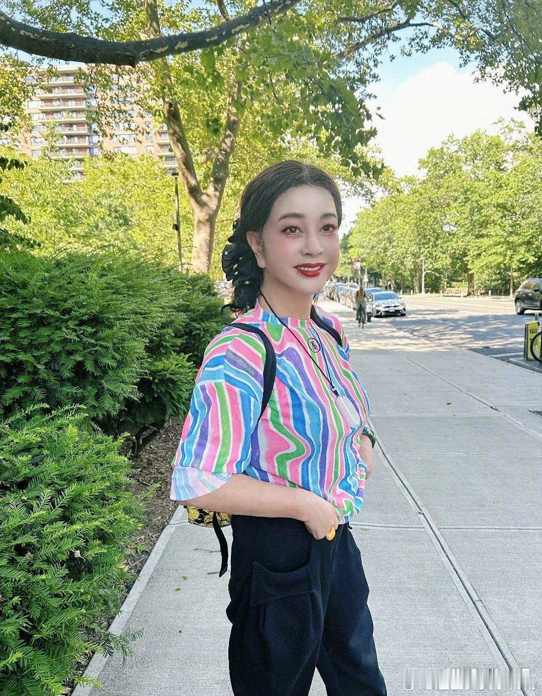 刘晓庆怎么又年轻了，她是逆生长了吗？​​​
