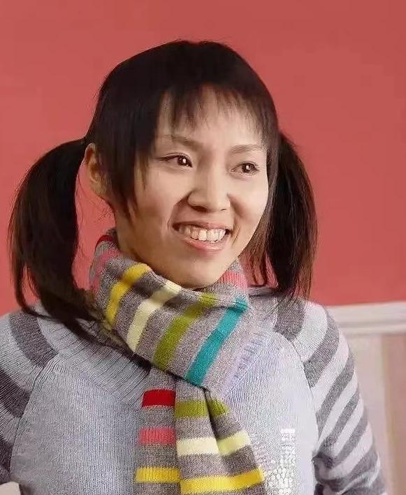 当年，一位地包天的女孩含情脉脉的对陈冠希说：我出2000万片酬，你跟我拍一部爱情