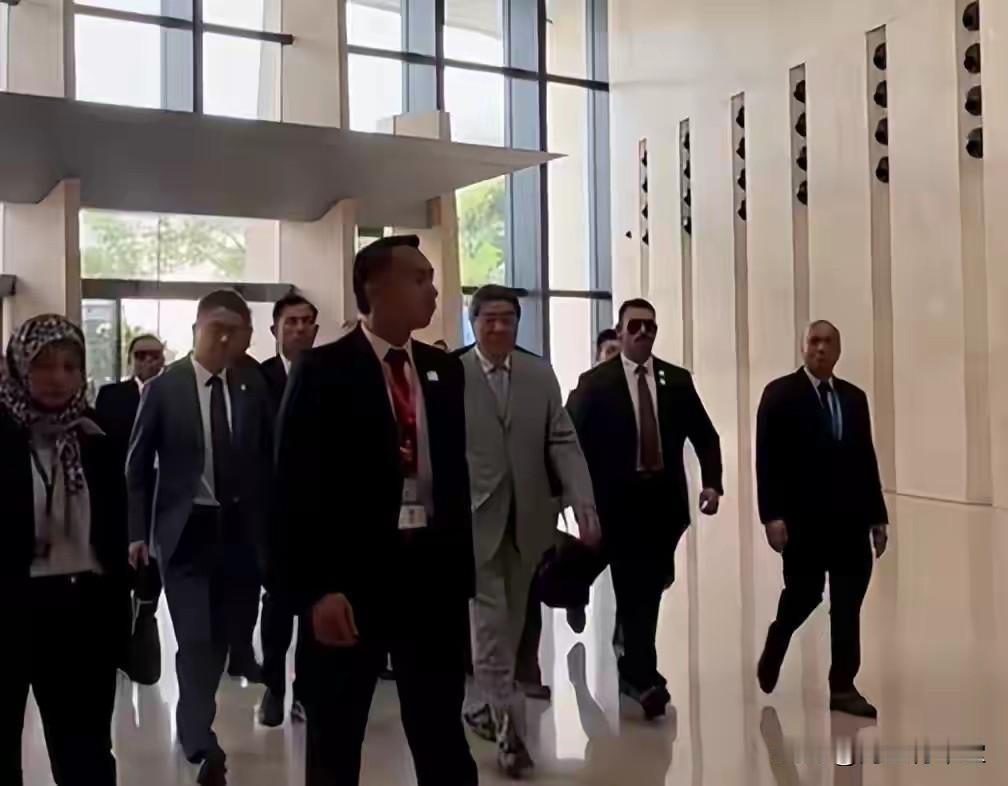 美贸易代表：可以不挨板子了！中美吉隆坡谈了两天，结果引发世界关注，毕竟这是中