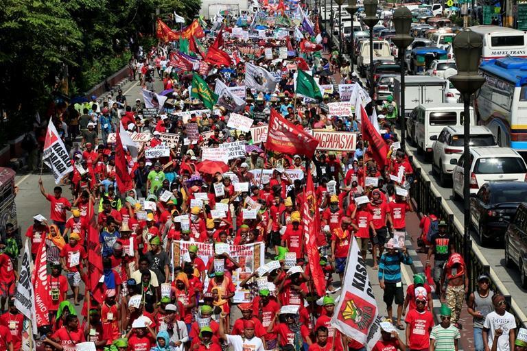 菲律宾副总统弹劾风波发酵，超六成民众支持调查近期菲律宾国内针对副总统莎拉·