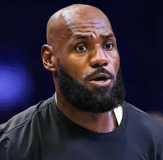 41岁詹姆斯拉垮了！今日NBA季前赛，76人对阵凯尔特人。詹姆斯上半场出战1