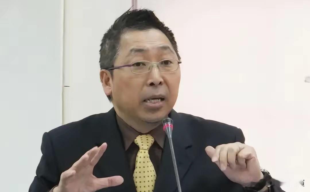 4月27日，台湾名嘴唐湘龙说：不知道台陆委会为什么要处理小舰长吕礼诗？台湾一