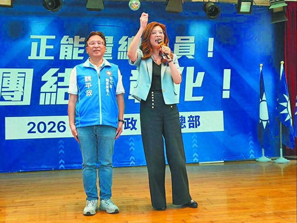 "太敢说了！"10月6日，国民党主席郑丽文南下彰化辅选，一上台就炮火全开，把民进