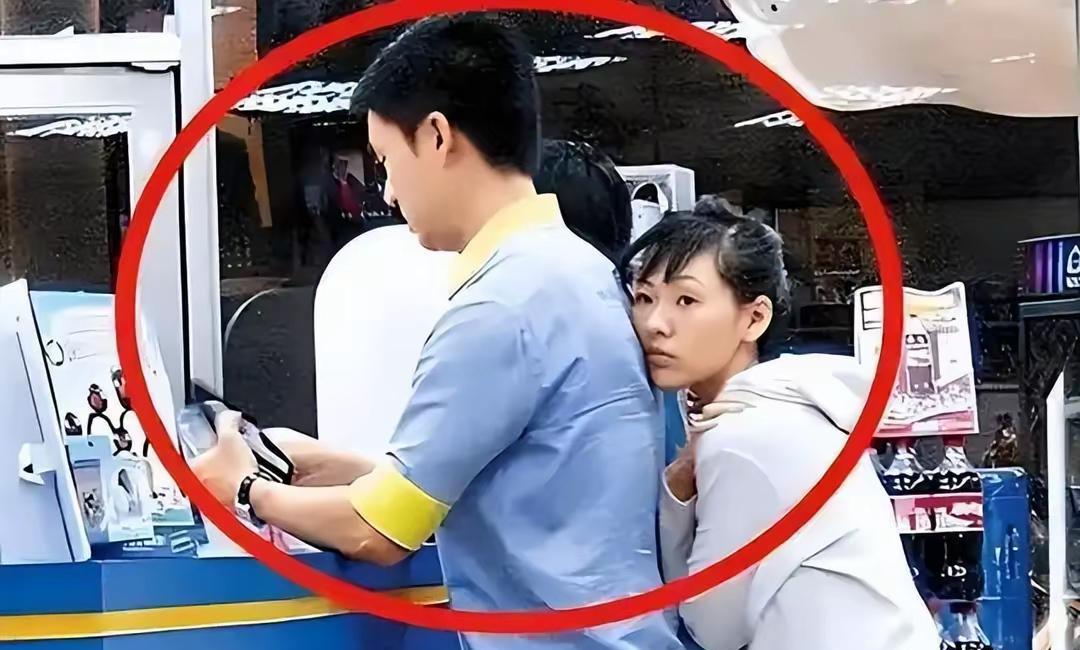 曾以为小S婚姻里许雅钧的冷漠难以理喻，直到吴宗宪抖出猛料，才惊觉背后似乎另有隐情