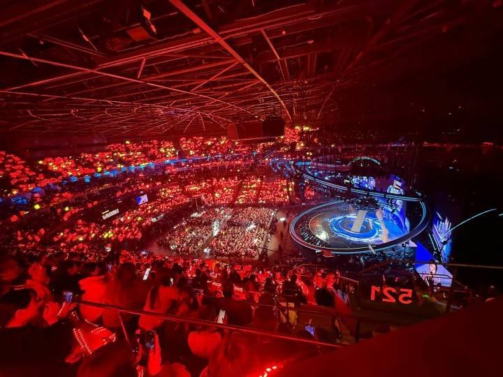 肖战工作室把红海当背景了，粉丝与偶像的双向奔赴我哭肖战