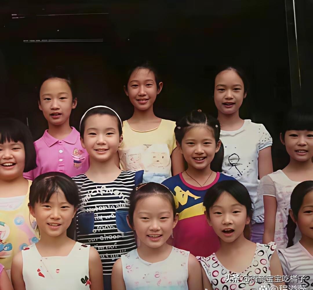 其中一个女孩子，现在已经是一线大明星！估计99%的人都猜不出来是哪个！