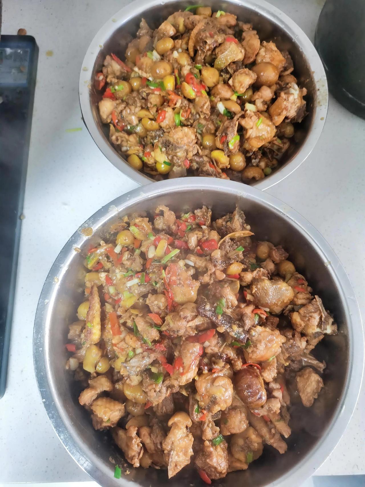 今日食堂菜谱：板栗炒鸡肉红烧茄子玉米骨头汤。为自己打气的唠叨！柴米油