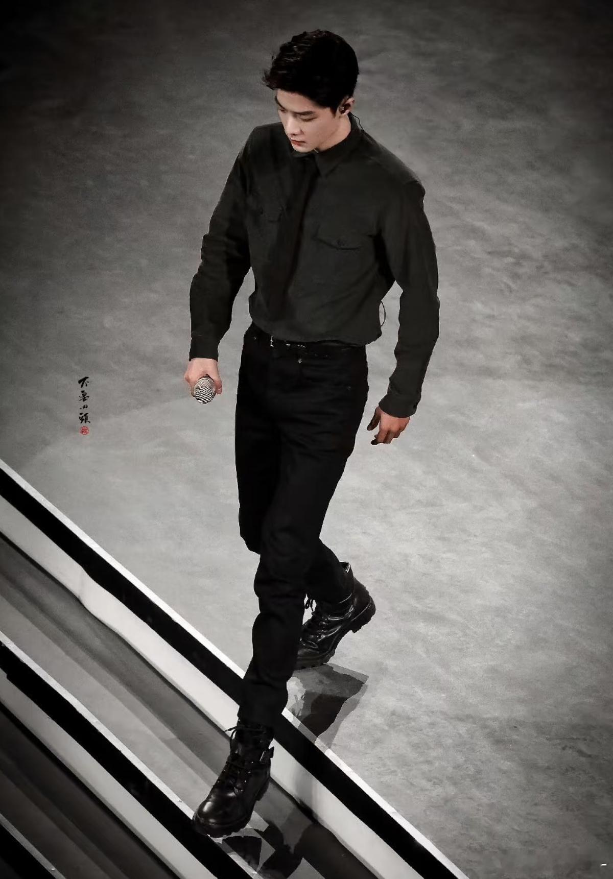 大海啊全是水肖战啊全是腿🤤🤲🏻​​​