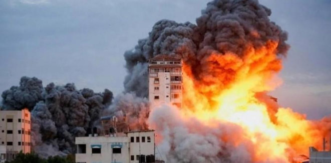 美国想起来有点后怕，美英以各类武器狂轰滥炸荷台达，原来中国不到200公里处，各类