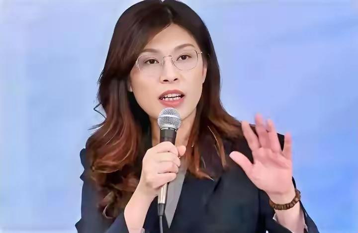 如果军购案不如郑丽文所愿，郑丽文被迫下台辞去国民党主席，会不会自行脱党，