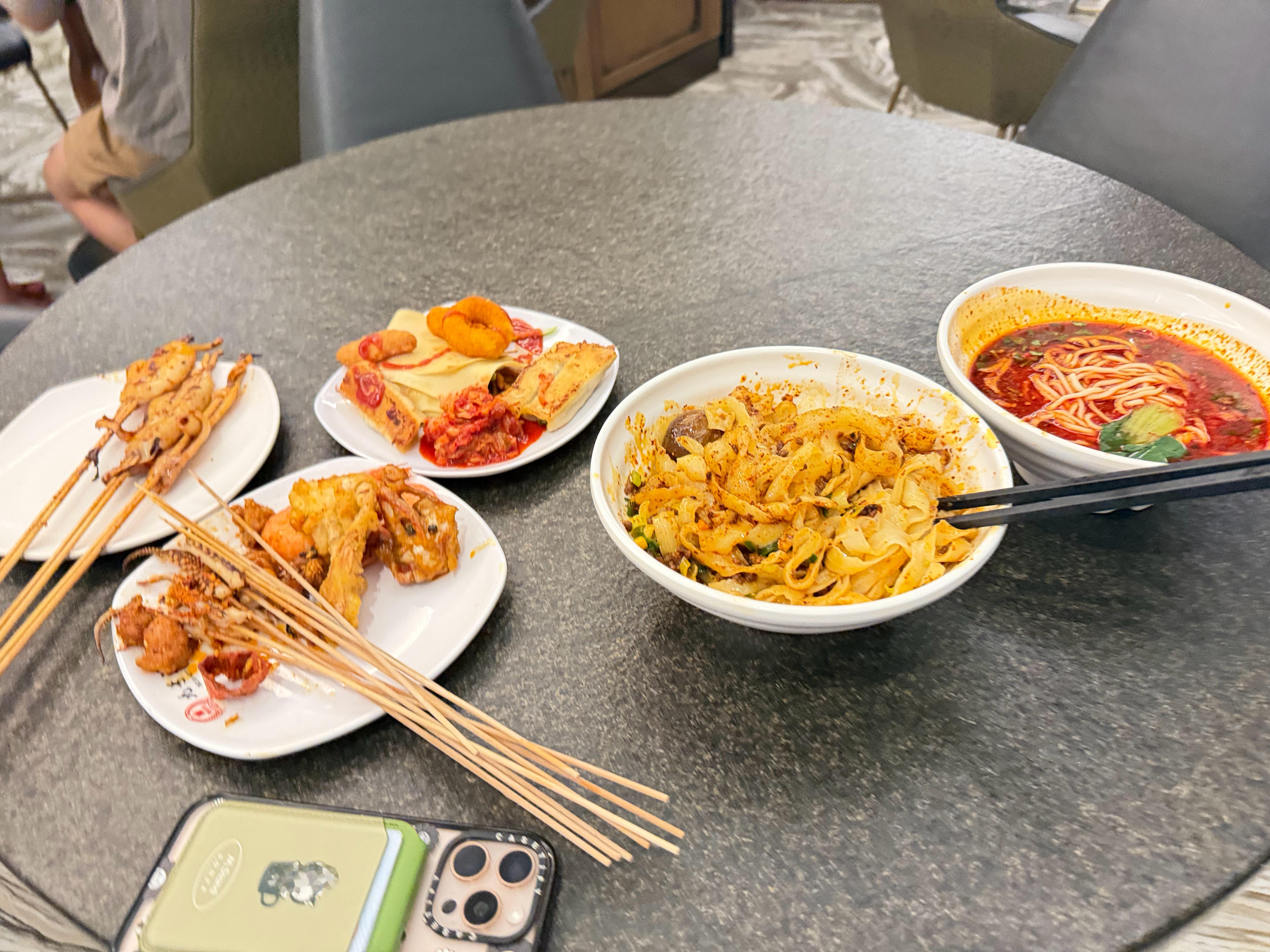 温泉自助吃起来！！