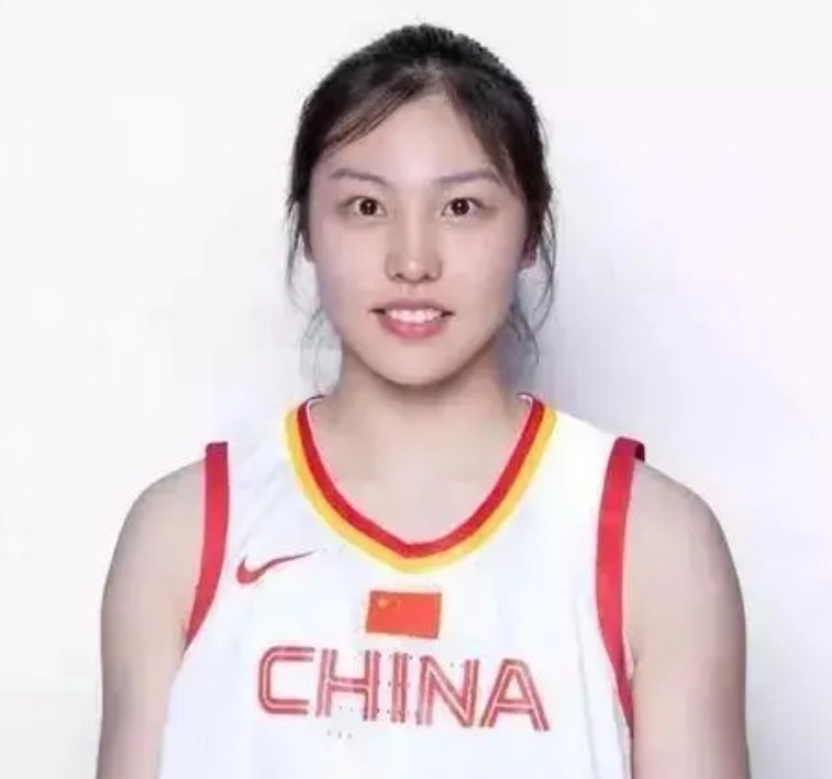 张茹打得什么球？女篮总决赛来到了G4，山西还是用了张茹首发。这位多年的国手