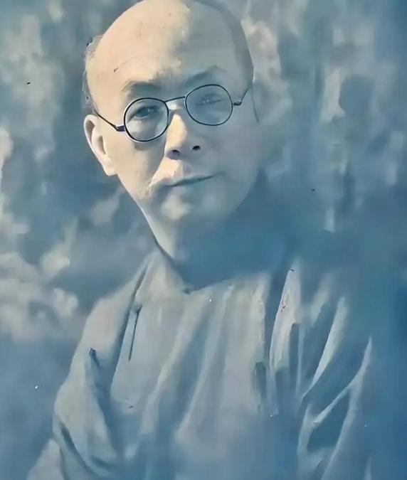 中国最大的汉奸是谁？他远比汪精卫更加可恨，要是没有他，日本连中国大门都进不了，在