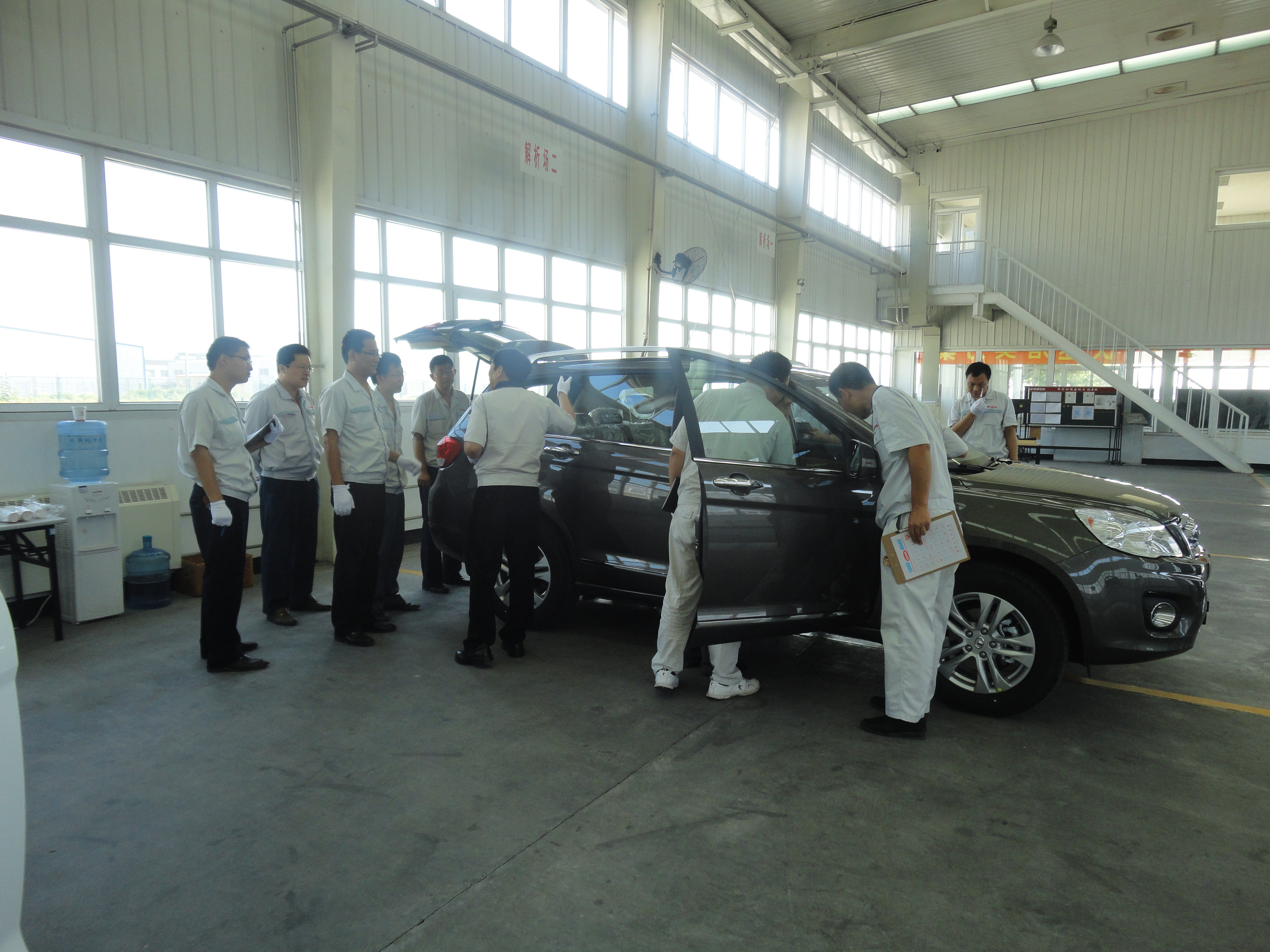 刷到一个长城汽车魏建军的视频，看完确实有点被触动。在这个连追剧都习惯开倍速的年代