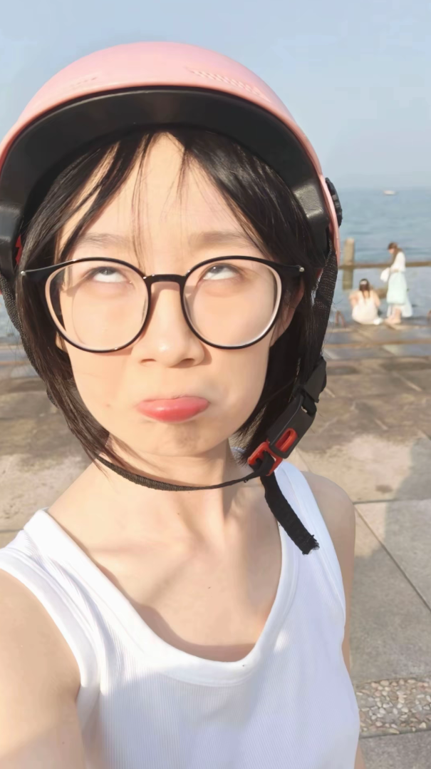 谁懂找个疯疯癫癫的女朋友的快乐
