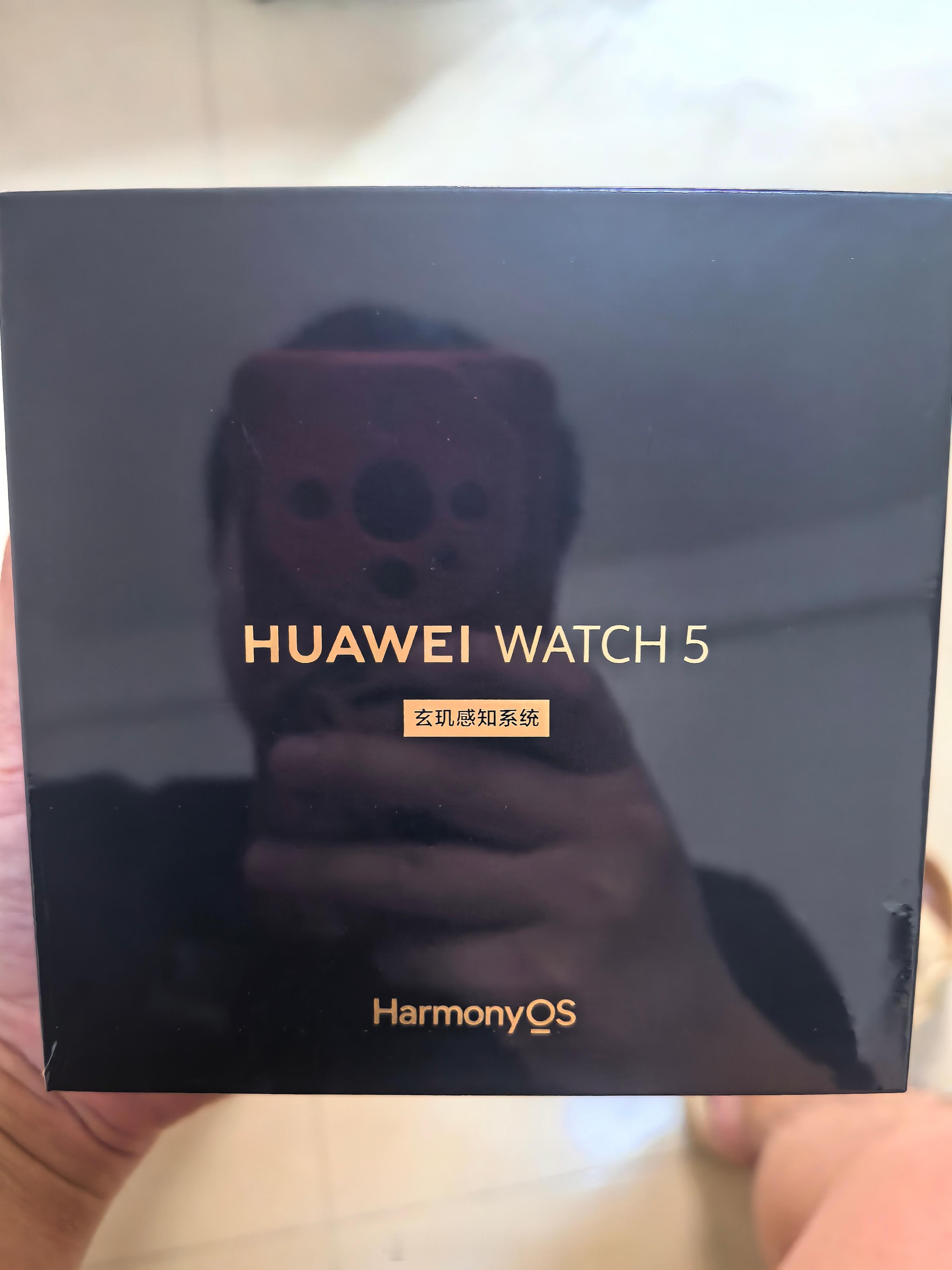 买了一个华为手表watch5，商城发货速度真快啊，昨晚买的今天就到了，是害怕我