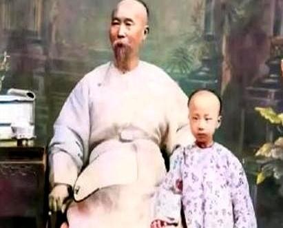 1901年，李鸿章去世，他给子孙留下4000多万两白银和无数家产，可没想到，52