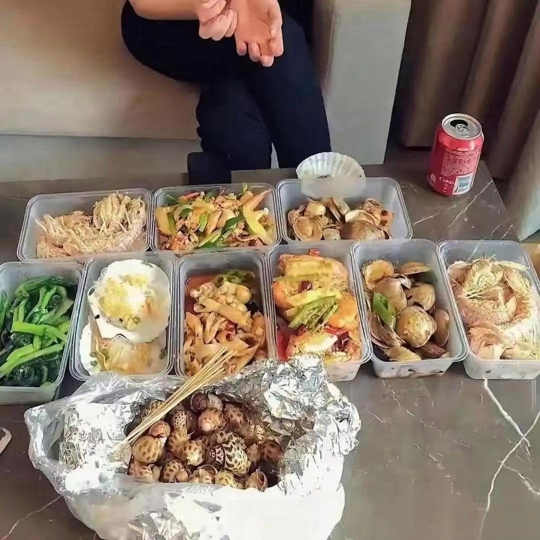 秦海璐这顿饭估计顶我10天工资了吧！真是羡慕明星