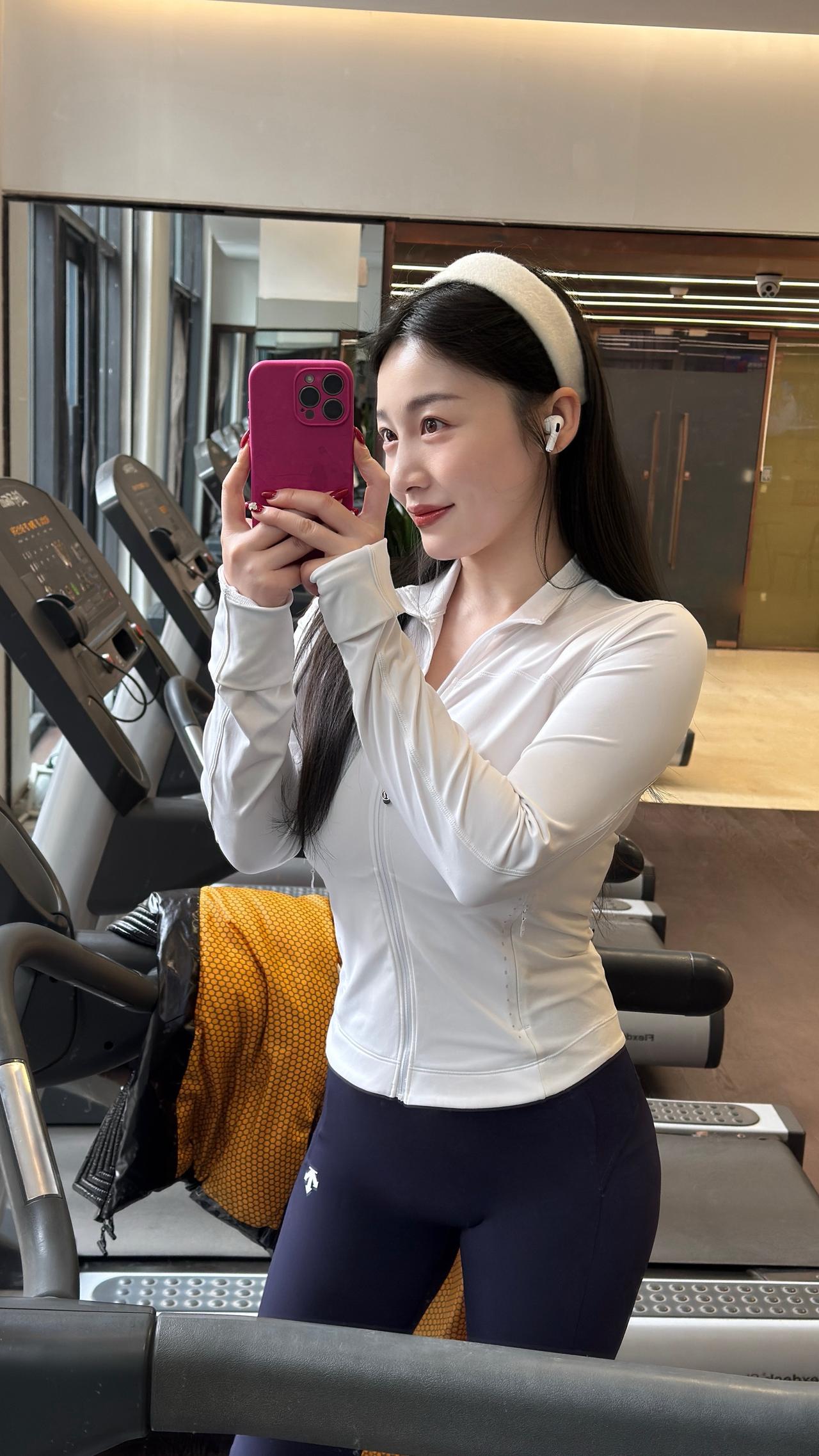 我不止一面白羊座我要上热门🔥对镜拍穿搭