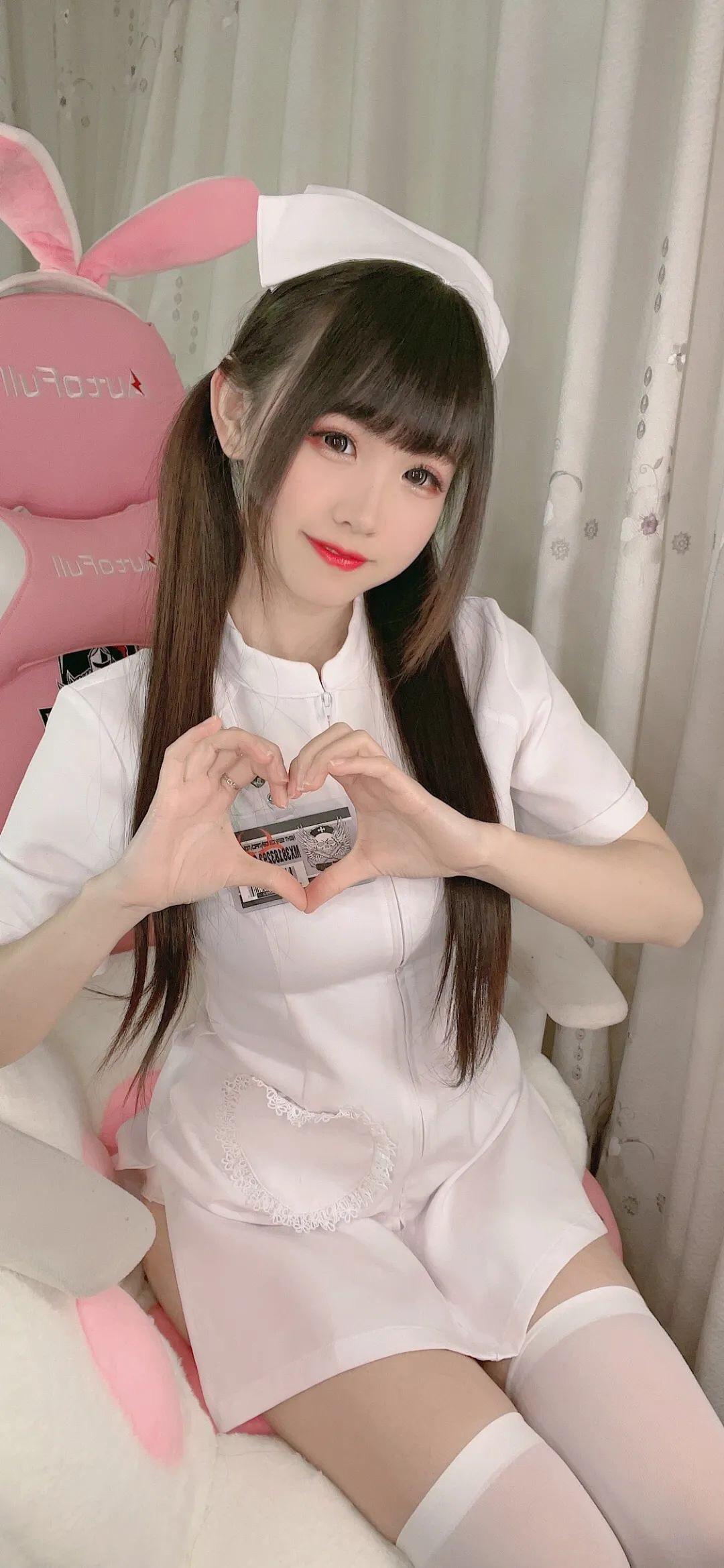 笑话：网上说有个退休老人60多岁，退休金7000多，媒婆帮忙介绍了一个50岁的女
