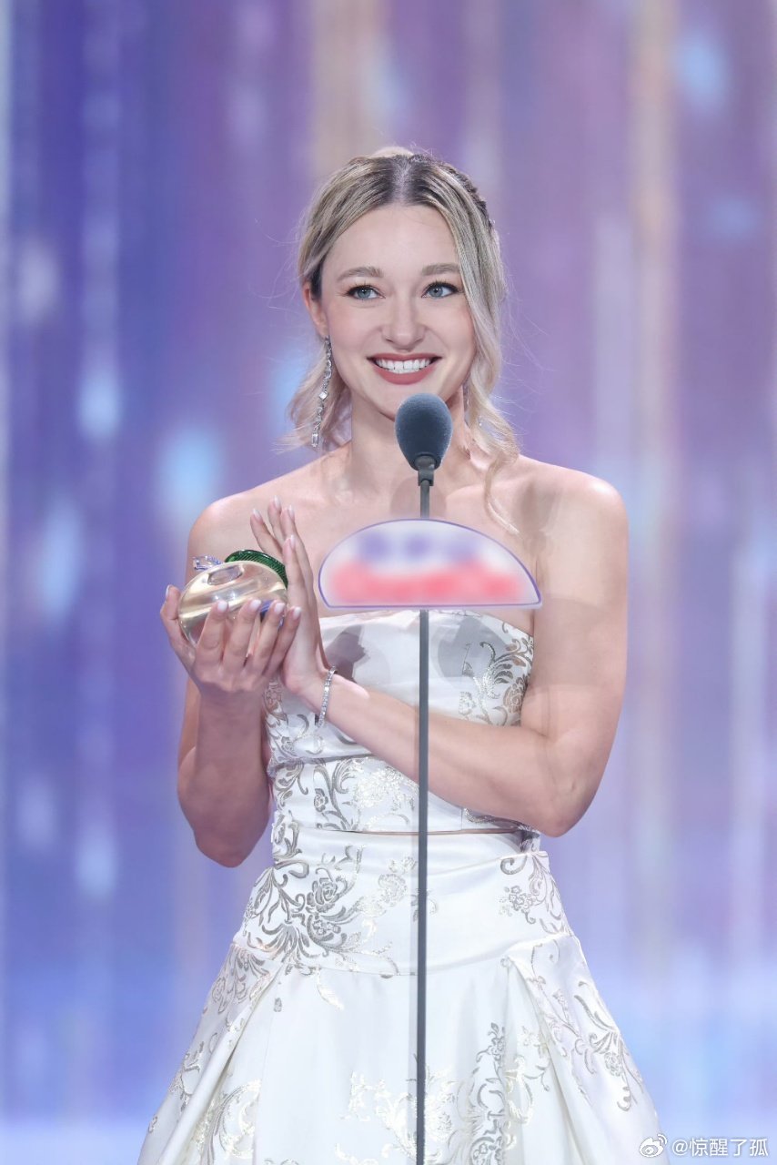  微短剧品质盛典堪称豪门天团集结！霸总千金齐亮相，颜值撒糖双在线，排面直接拉满！