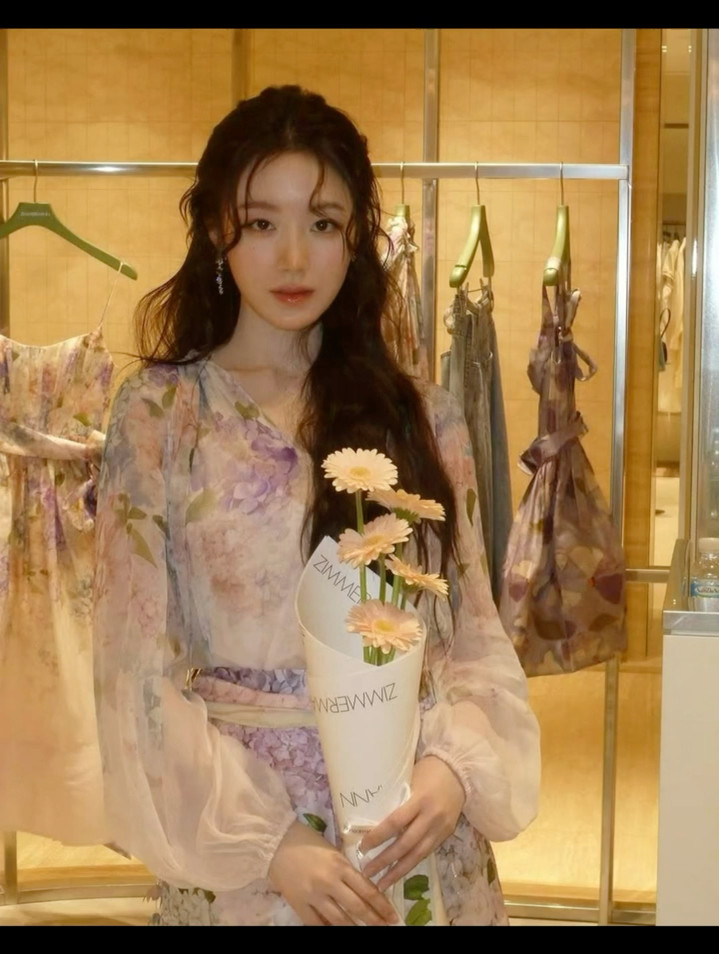 来自一名忠实的碎花裙爱好者——叶舒华
