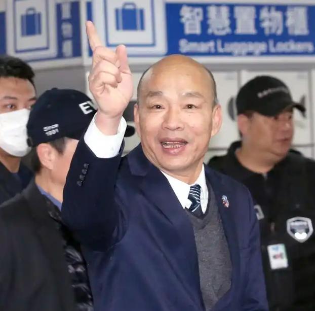 昨天，台湾地区“立法院”院会上演了一幕让人跌破眼镜的戏码，民进党团公然抛出正式“