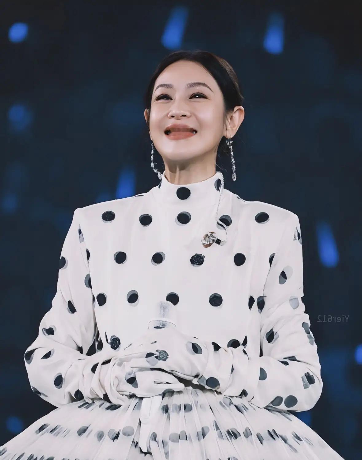 刘若英这个人，完全经不起细究，​因为仔细一查，就会发现，她这个人实在是太拼