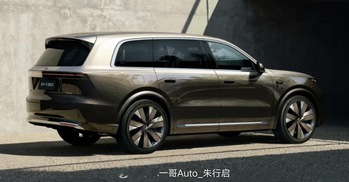 近日，理想汽车正式发布了全新理想L9的顶配版本车型，理想L9Livis的官方图