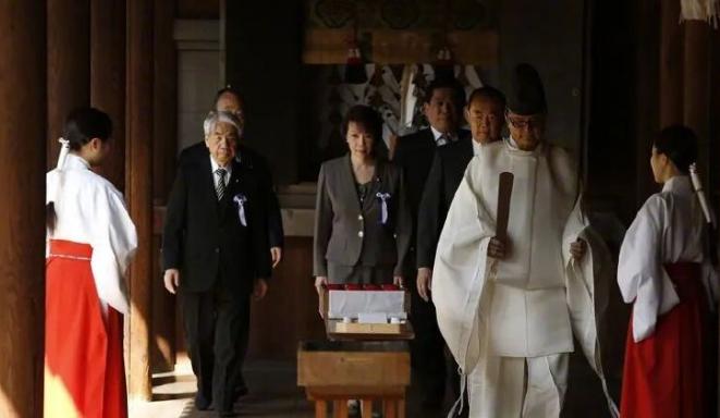 49%！内阁支持率断崖式暴跌，日本最保守的老人正在抛弃最右翼的首相。日本时事