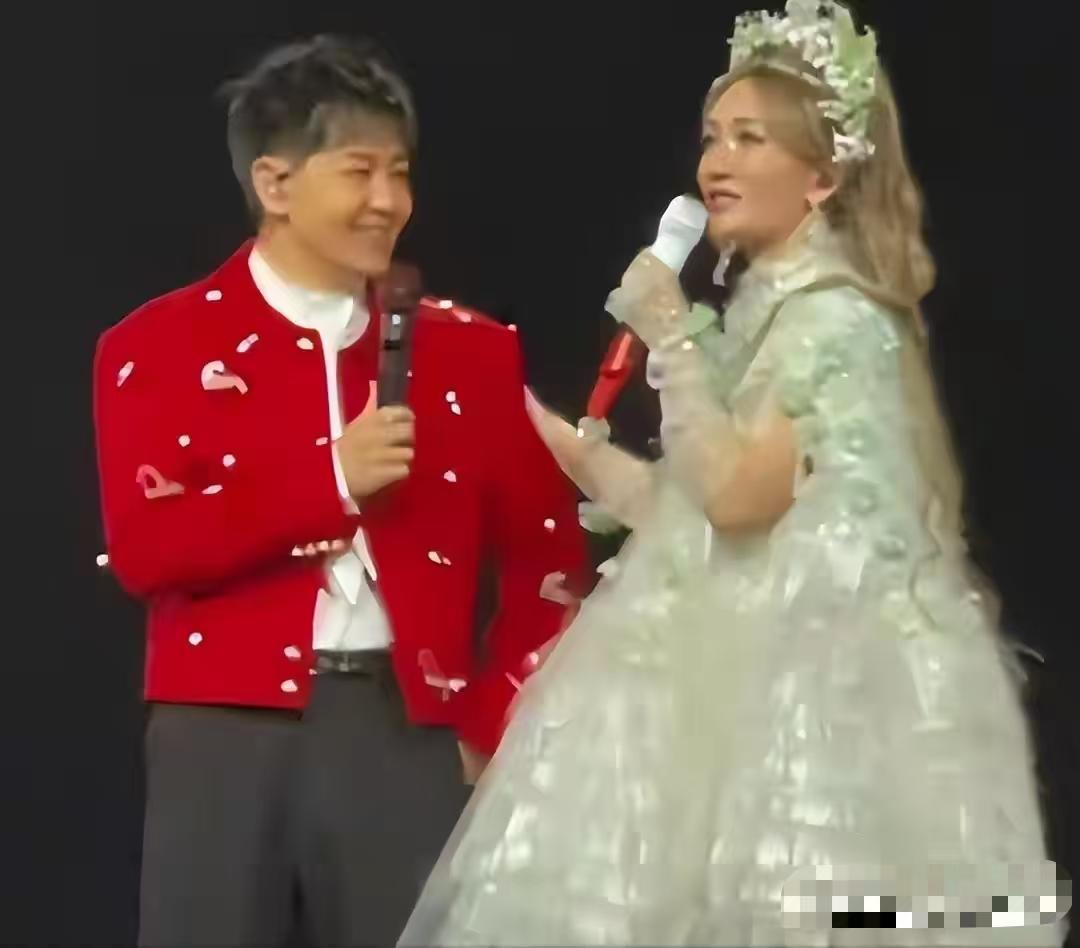 谢娜宣布巡演被举报后，官方出手了。最讨厌的一对夫妻，湖南台为什么可以私自带货。