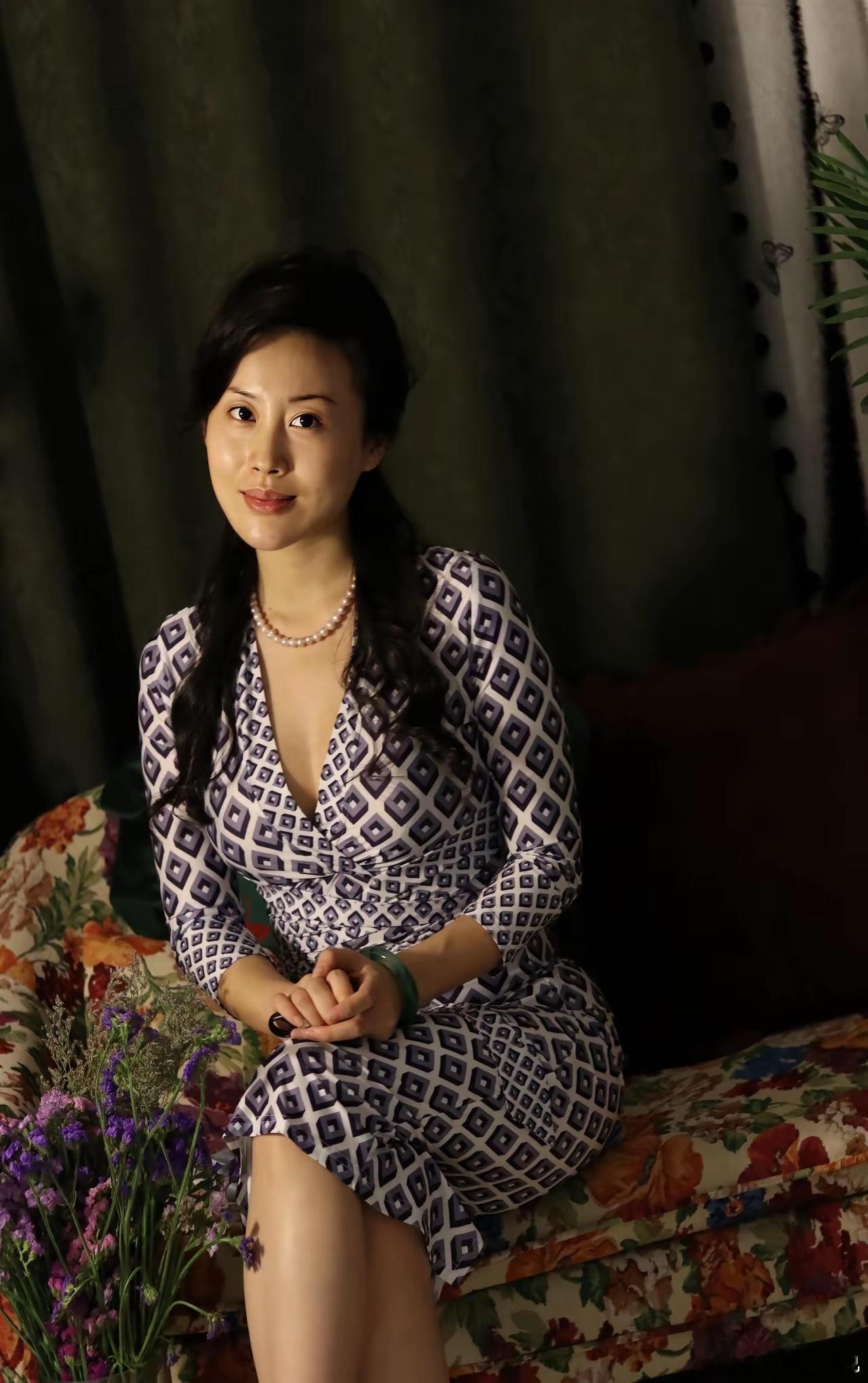 我敢说，这样的阿姨年轻的时候肯定也是美女一个​​​