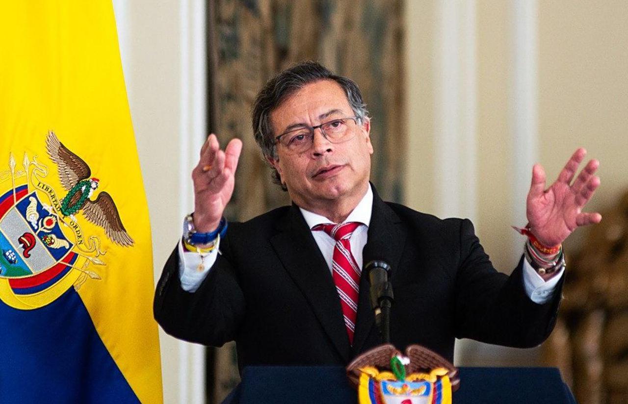 美国宣布吊销哥伦比亚总统赴美签证，理由是他在纽约街头参加抗议活动，公开呼吁美国士