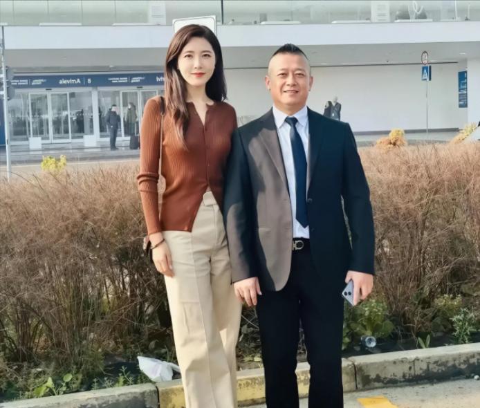她是两百年难遇的美人，靠美貌“征服”无数男人，如今49岁了，孑然一身，孤孤单单，