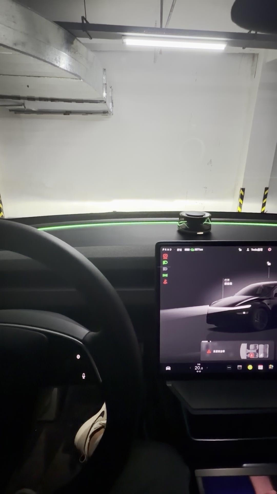 特斯拉大灯千万别乱调！🚗提醒所有特斯拉车主，无论是已经入手还是打算购入的朋友，车辆原厂的大灯千万不