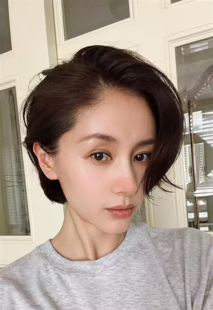王子文6月24日剪短发：39岁晒六图说脸只认这个发型