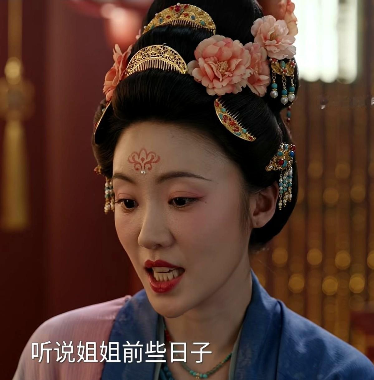 张月这回真把人看懵了。那边还在浪姐当队长劲歌热舞，这边《莫离》一开播，她摇身