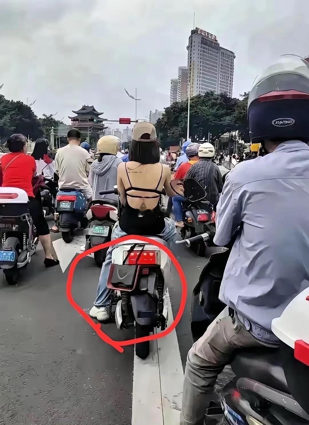 这个包估计也不贵吧